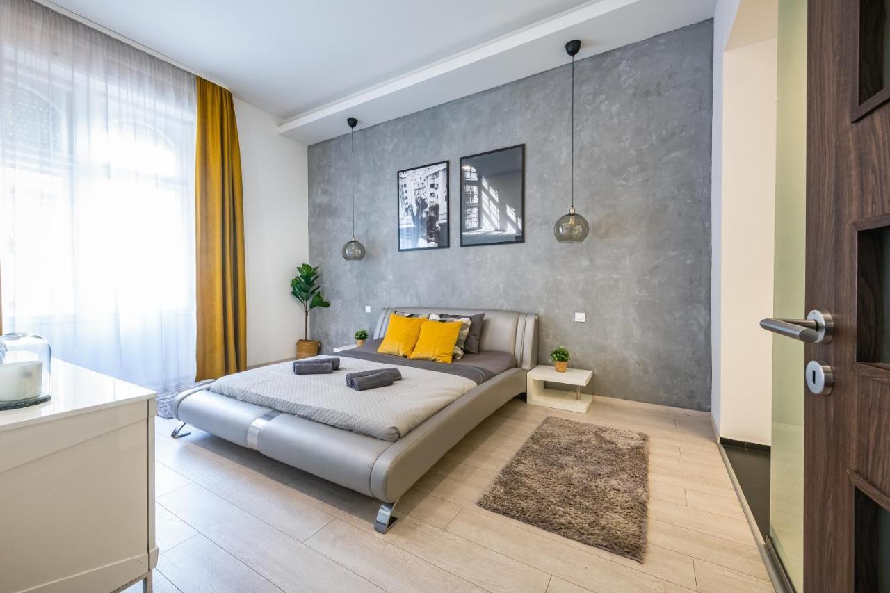 Luxury Nova Home Next To The New York Cafe Budapest Exterior photo