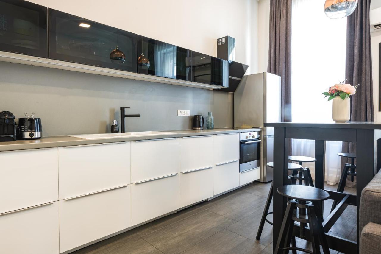 Luxury Nova Home Next To The New York Cafe Budapest Exterior photo